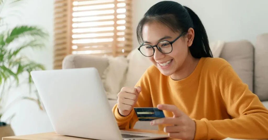 Best Student Credit Cards for 2024: A Comprehensive Guide to Building Your Credit